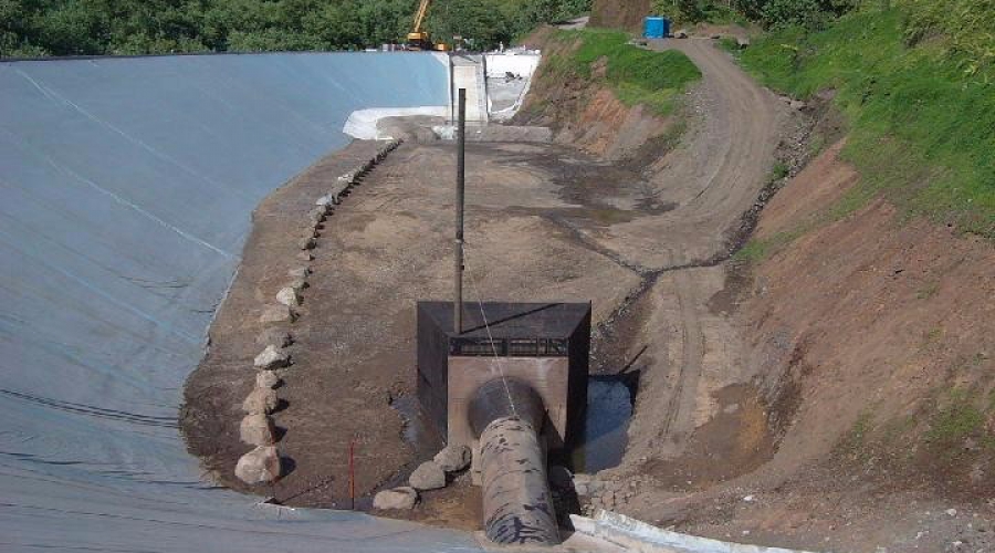Upstream rehabilitation of the Papenoo dam